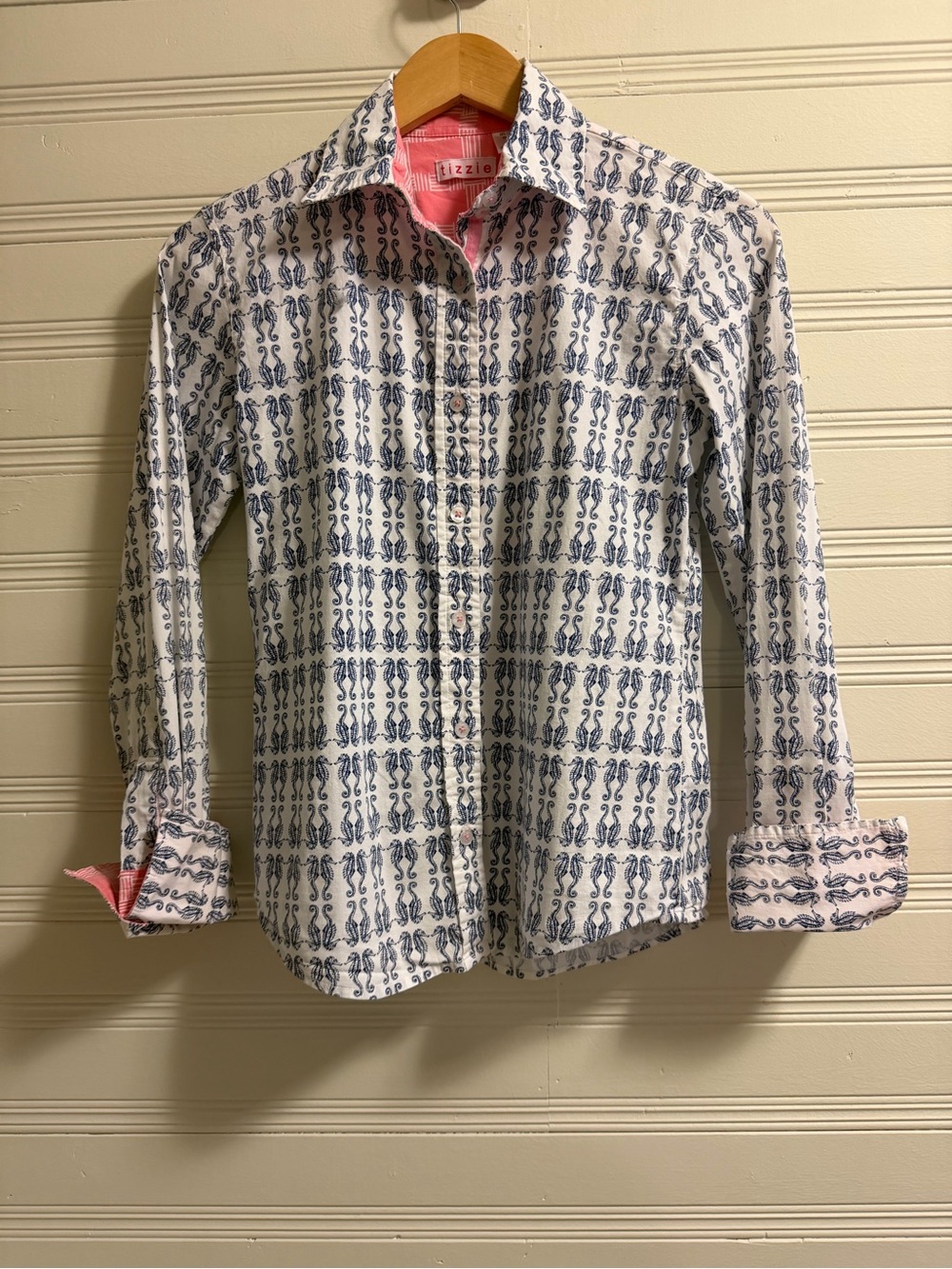 Tizzie Seahorse Print Button Up Shirt XS White Navy Pink Coastal Stretch Top